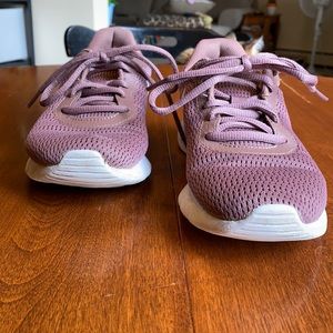 Mauve pink Nike tennis shoes size 7